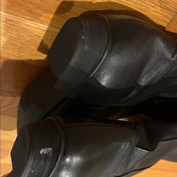 Elegant Steve Madden Creation Black Leather Boots - Picture 4 of 5